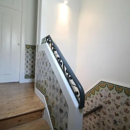 Bright 1 Bedroom With Lovely Balcony In