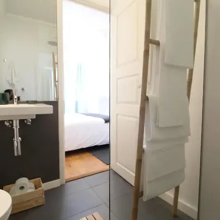Bright 1 Bedroom With Lovely Balcony In *