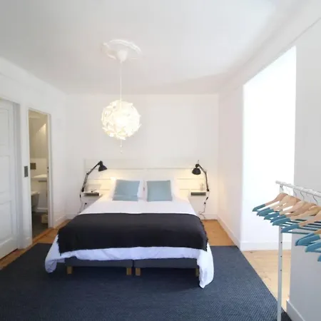 Bright 1 Bedroom With Lovely Balcony In Holiday home Lisbon